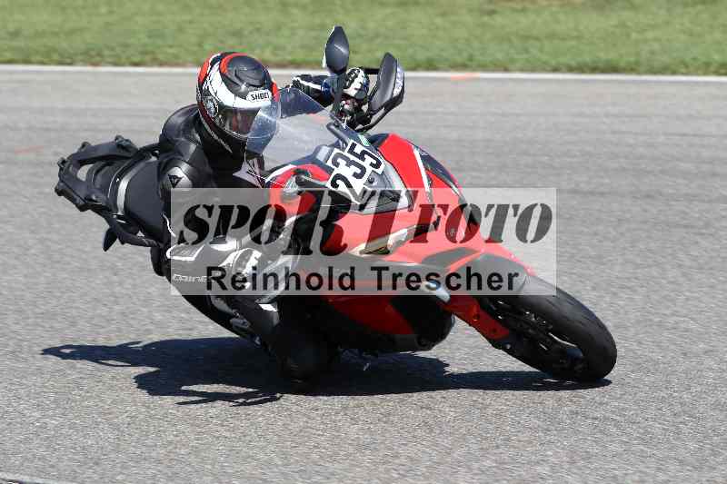 /Archiv-2025/43 08.08.2025 Discover the Bike ADR/Bike 1 gruen/235